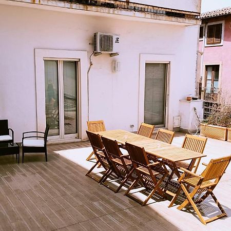 Suite Con Terrazza In Centro Storico Catania Exterior photo