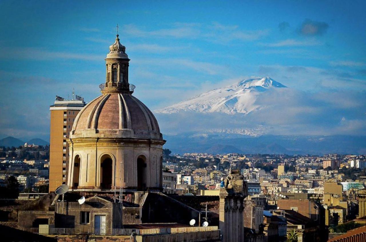 Suite Con Terrazza In Centro Storico Catania Exterior photo