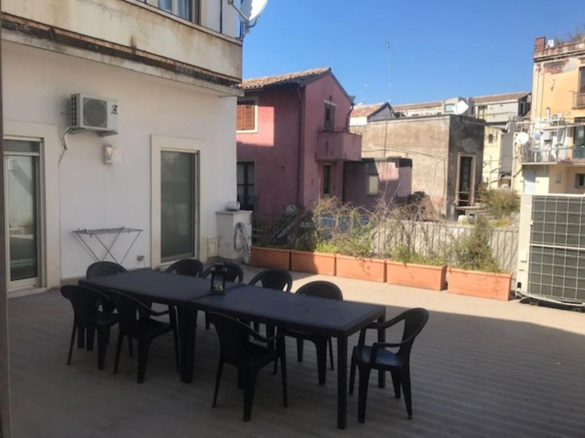 Suite Con Terrazza In Centro Storico Catania Exterior photo