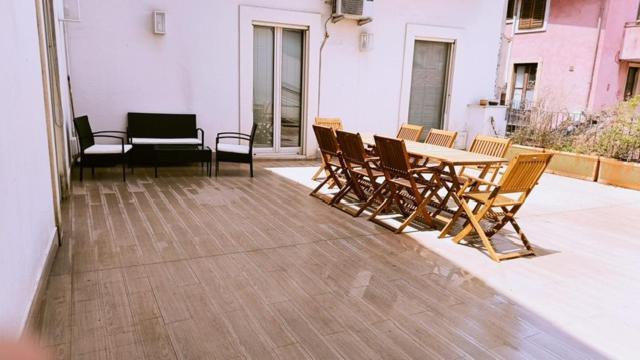 Suite Con Terrazza In Centro Storico Catania Exterior photo