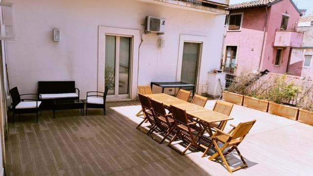 Suite Con Terrazza In Centro Storico Catania Exterior photo