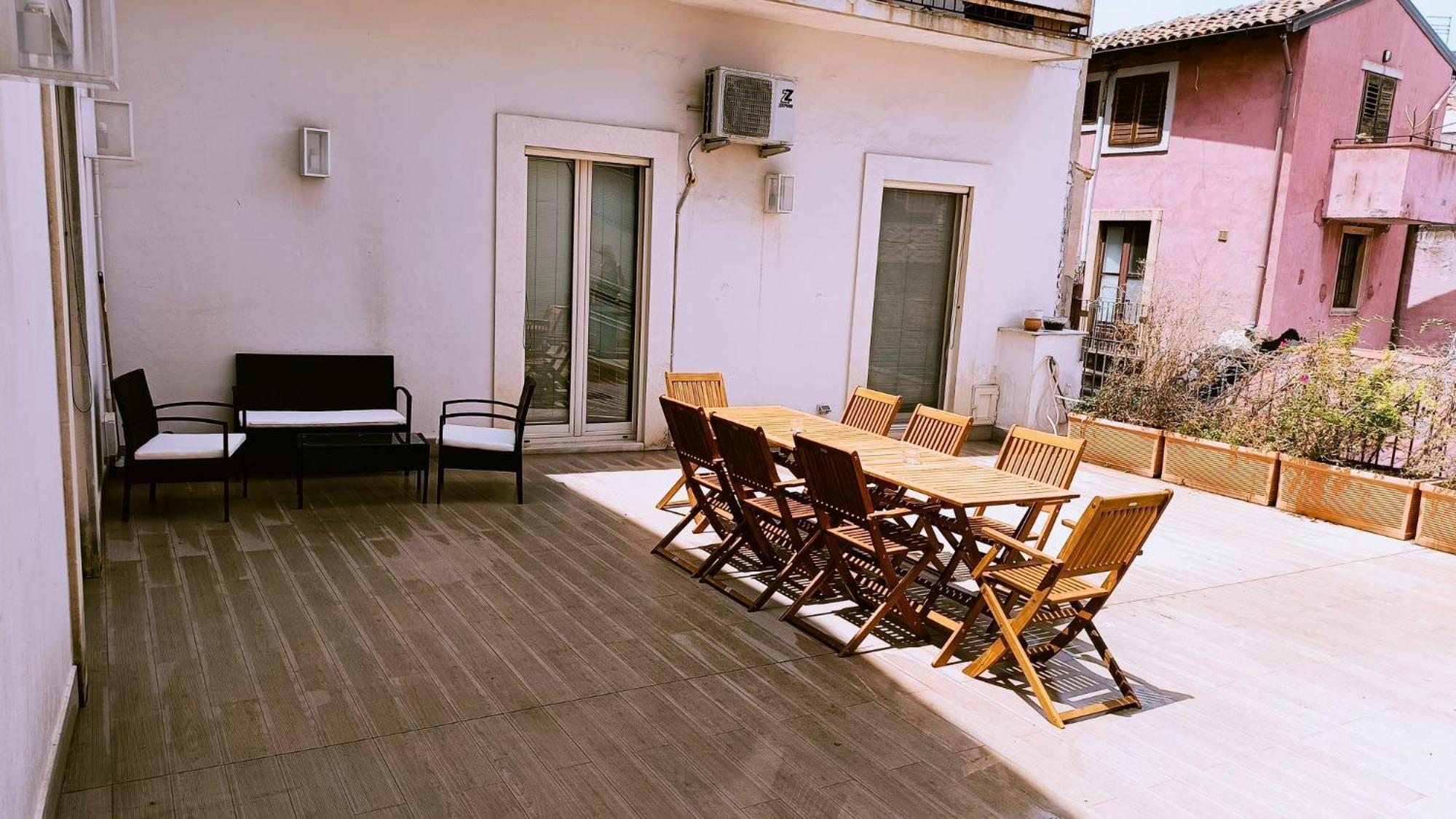 Suite Con Terrazza In Centro Storico Catania Exterior photo