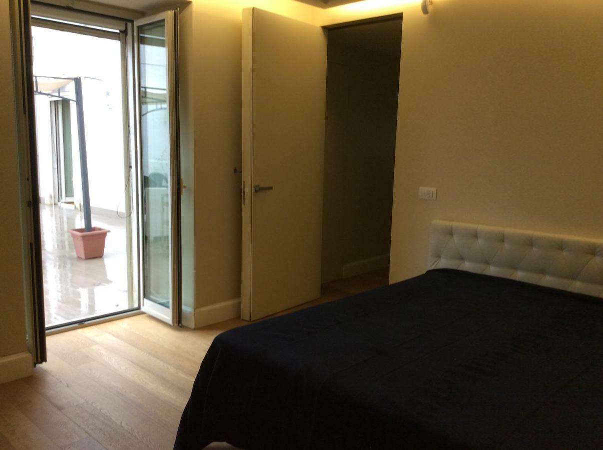 Suite Con Terrazza In Centro Storico Catania Exterior photo