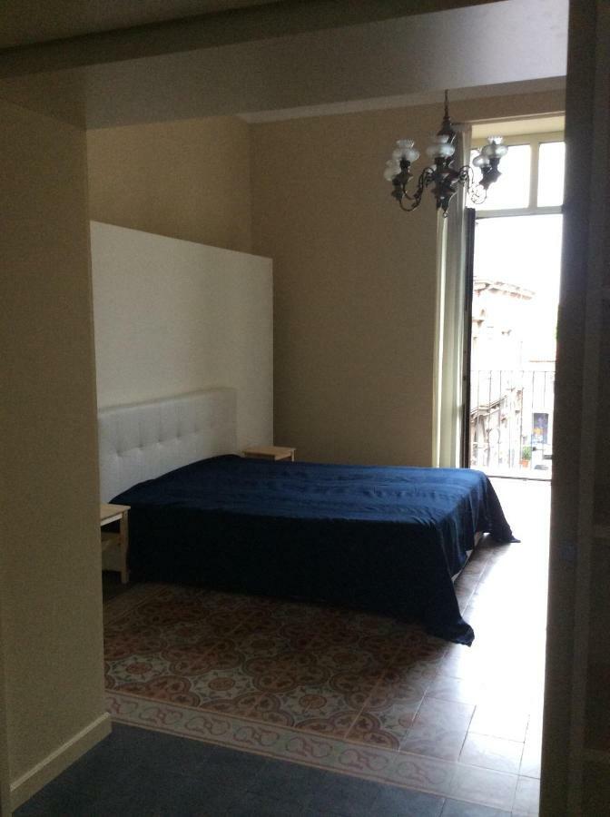 Suite Con Terrazza In Centro Storico Catania Exterior photo