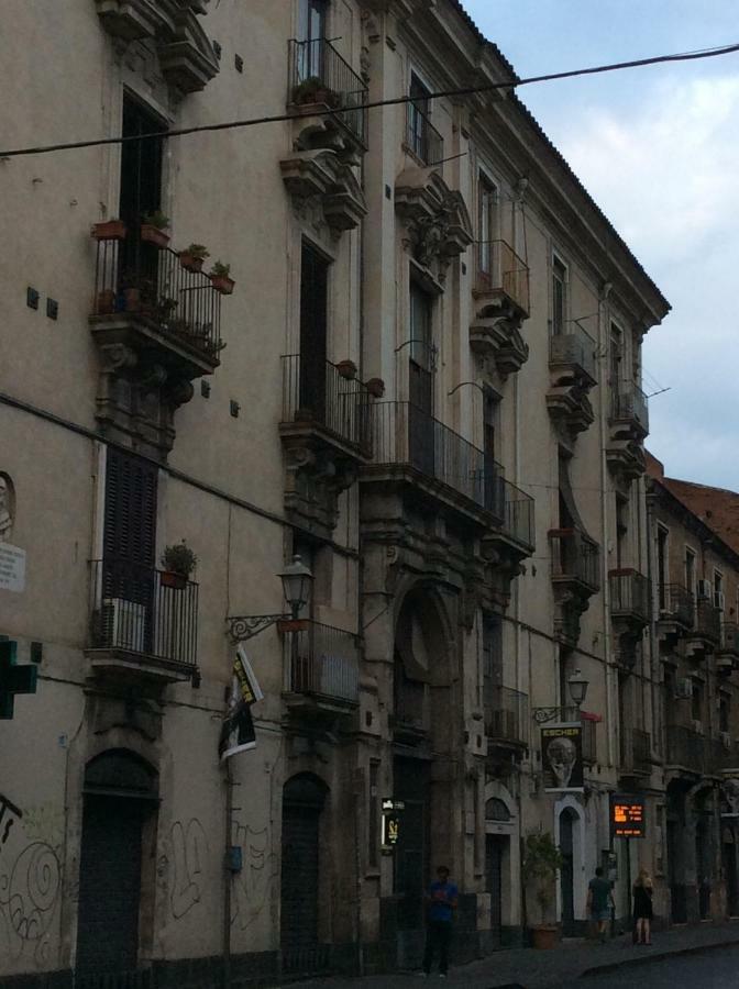 Suite Con Terrazza In Centro Storico Catania Exterior photo
