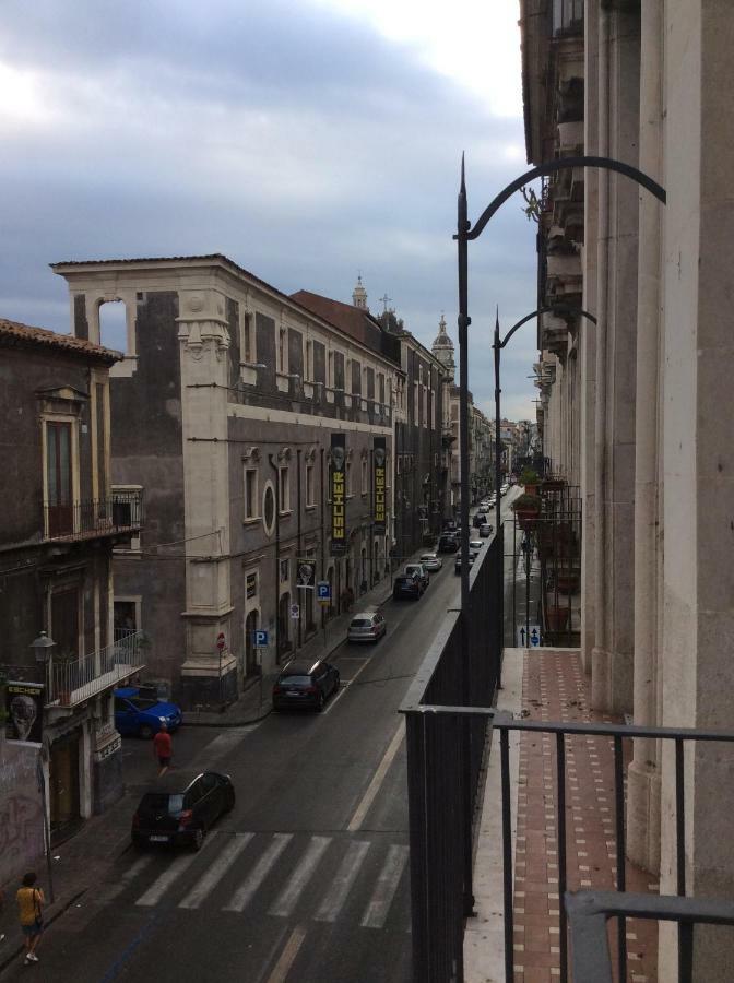 Suite Con Terrazza In Centro Storico Catania Exterior photo