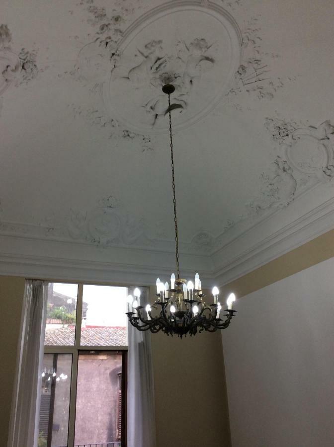 Suite Con Terrazza In Centro Storico Catania Exterior photo