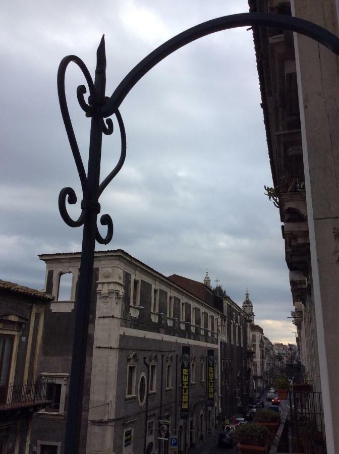 Suite Con Terrazza In Centro Storico Catania Exterior photo