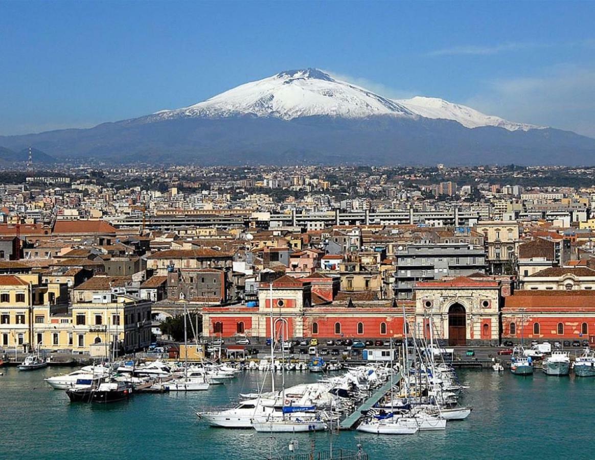 Suite Con Terrazza In Centro Storico Catania Exterior photo