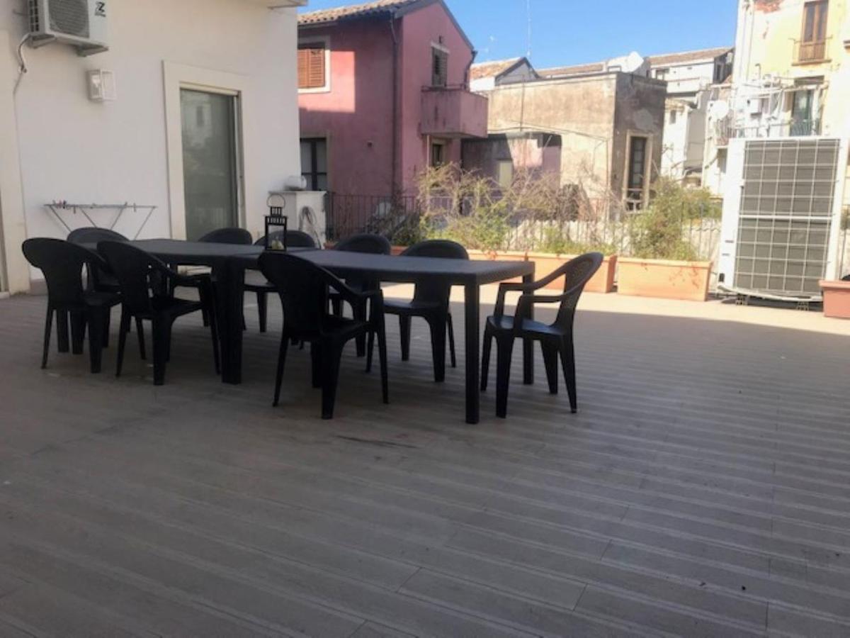 Suite Con Terrazza In Centro Storico Catania Exterior photo